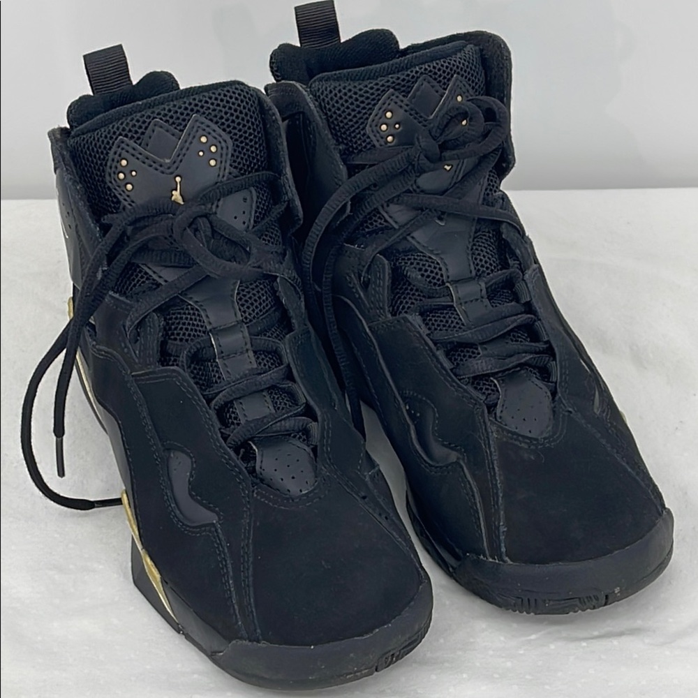 NIKE JORDAN TRUE FLIGHT YOUTH SIZE 6 Black and Gold High-Top Sneakers